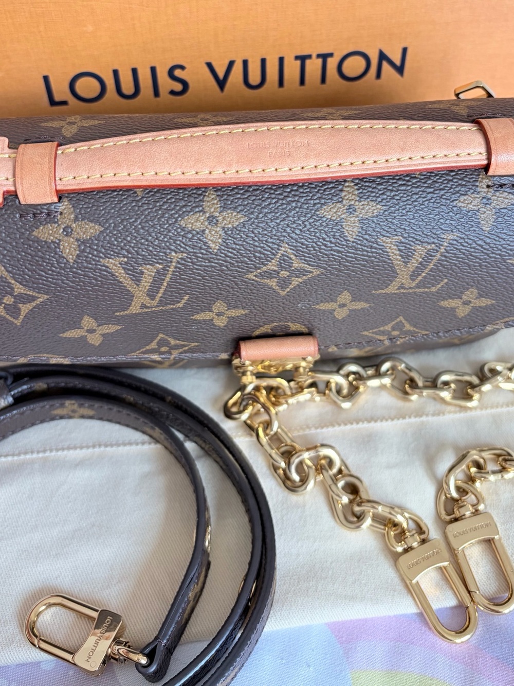 Louis Vuitton M46279 metis pochette east west
Pochette Métis East-West